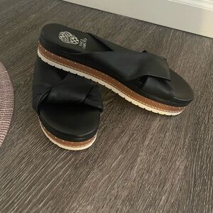 NEW VINCE CAMUTO WEDGE FLAT SANDALS BLACK 11M